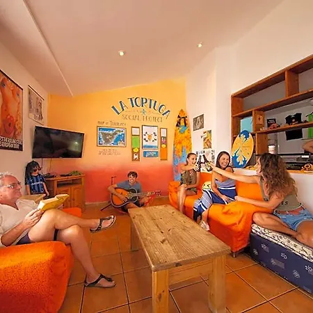 La Tortuga Hostel