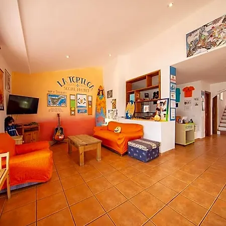 La Tortuga Hostel