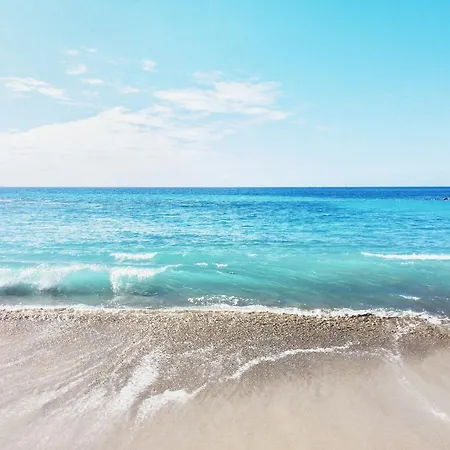 La Tortuga Хостел Адехе