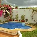 Hostal La Tortuga *